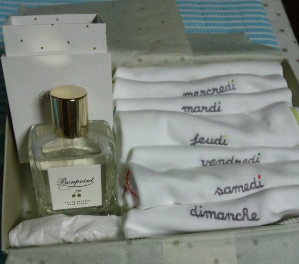 フランス語で曜日が書かれているスタイなど新生児グッズはボンポワン Bonpoint で購入可 ラビフラ La Vie En France フランス生活情報